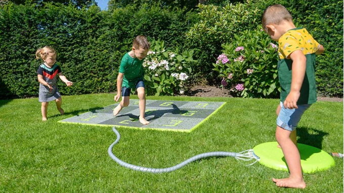 Das Must-have unter den Wasserspielzeugen für den Sommer: der EXIT Sprinqle