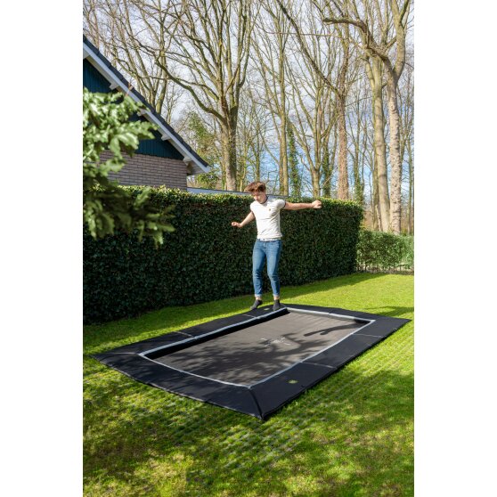 EXIT Dynamic ebenerdiges Trampolin 244x427cm mit Freezone Sicherheitsplatten - schwarz