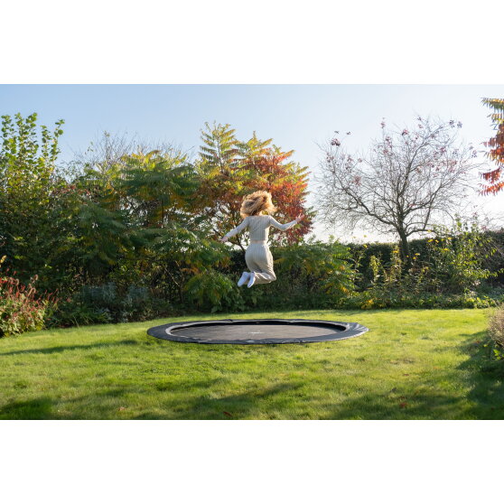 EXIT InTerra ebenerdige sports Trampolin &oslash;244cm - schwarz