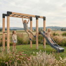 EXIT Linea Robust 110 Holz-Monkeybar mit Doppelschaukel und Rutsche