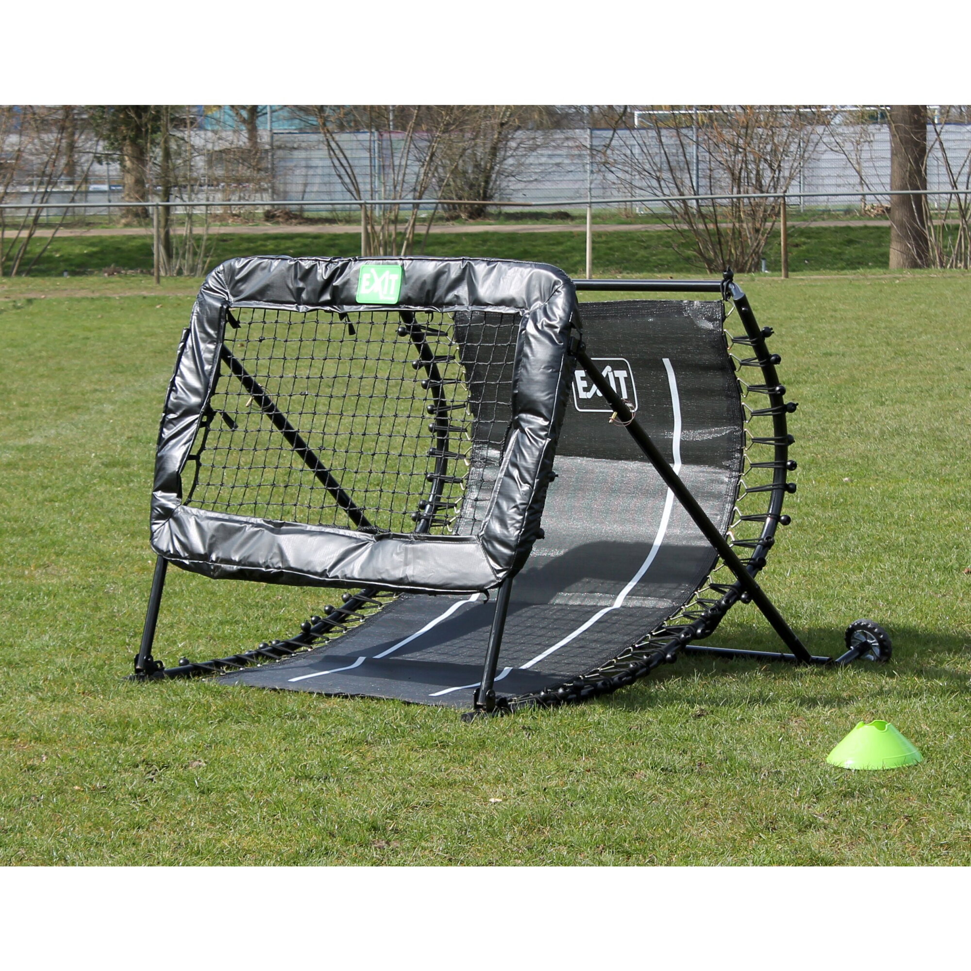 EXIT Kickback Fußball Rebounder 124x90cm EXIT Toys